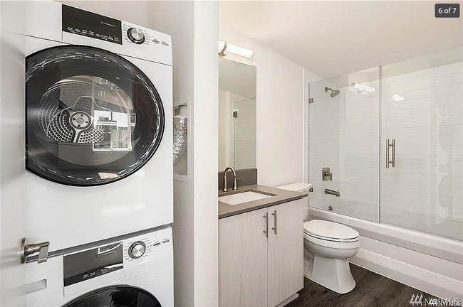 Building Photo - Modern Apartments in Prime Queen Anne Loca...