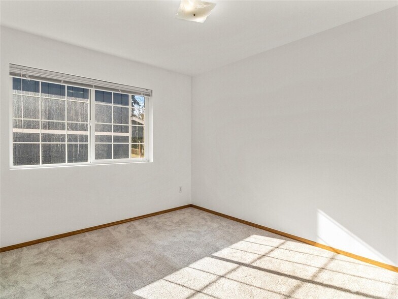 Building Photo - 2411 Conger Ave NW