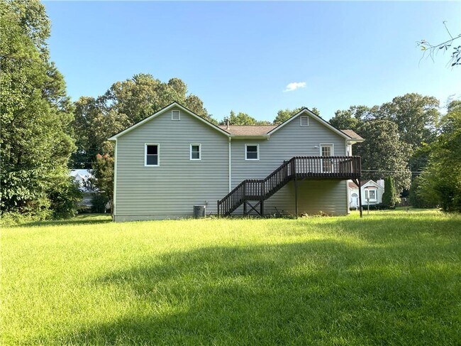 Building Photo - 109 Indian Trail Dr
