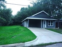 Building Photo - 1115 Charlie's Dr