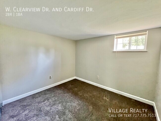 Building Photo - 81 W Clearview Dr