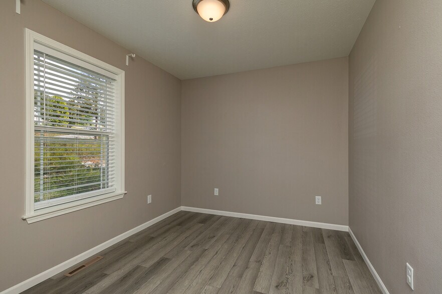 Building Photo - 281 Kelsi Ln
