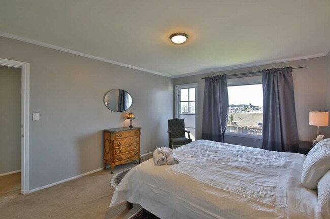 Building Photo - 145-147-147 Stanyan St