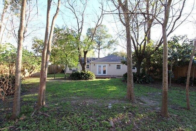 Building Photo - 6534 Sivley St