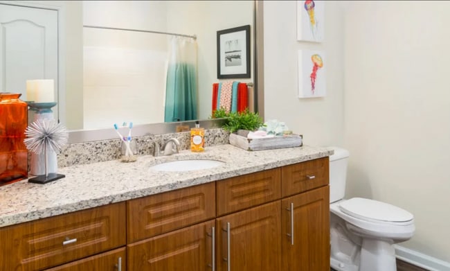 Building Photo - 435 Highland Ave NE