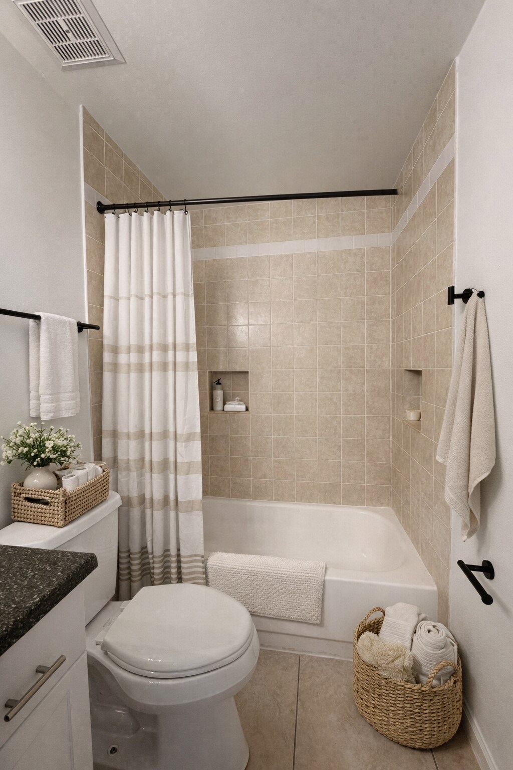 Building Photo - 6028 Westgate Dr