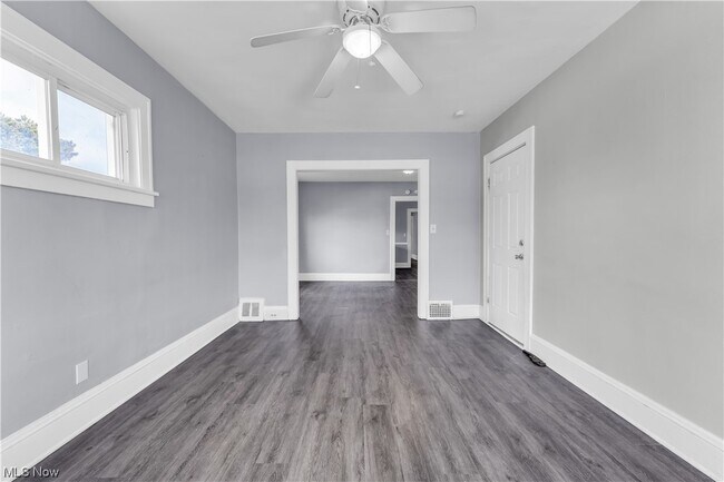 Building Photo - 4657 Warner Rd