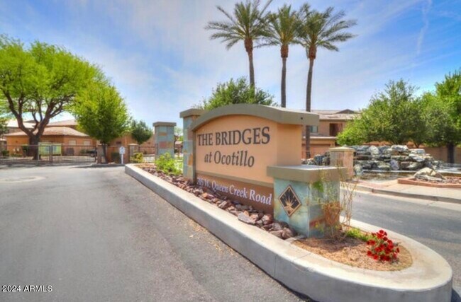 Building Photo - 705 W Queen Creek Rd