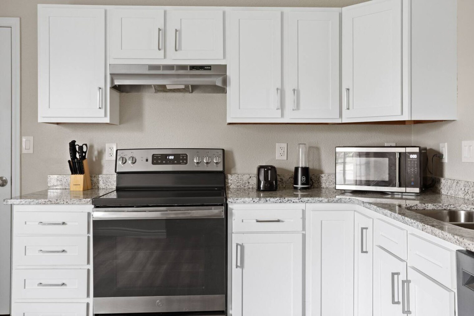 Building Photo - 9791 Stonewall Ln