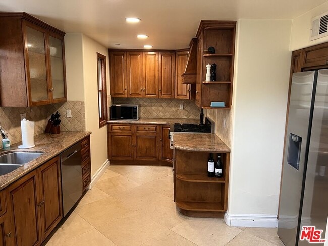 Building Photo - 1027 10th St