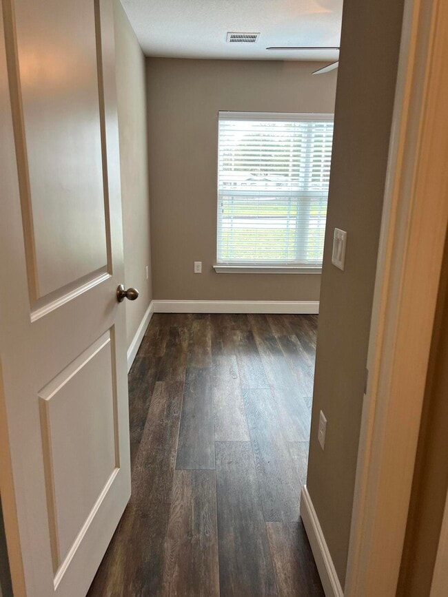 Building Photo - 415 E Field Ave