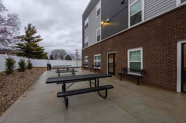 Building Photo - Juniper Crossing