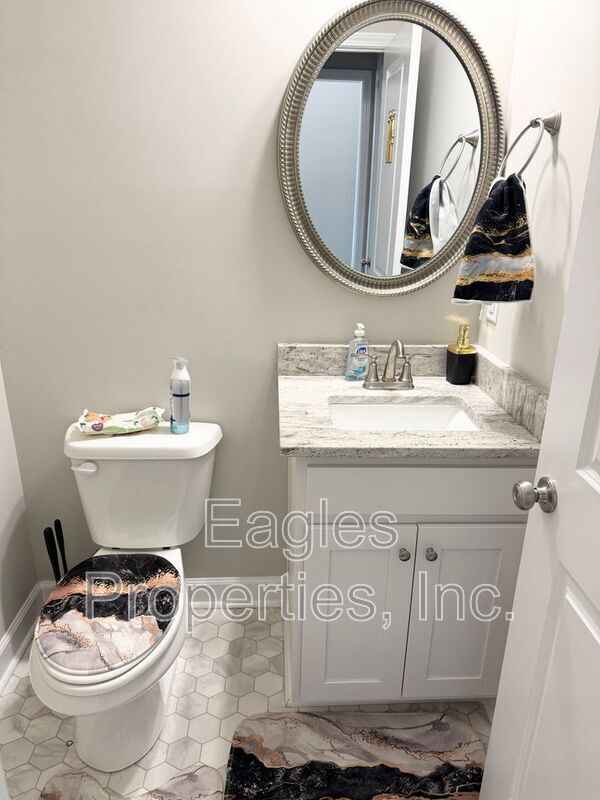 Building Photo - 117 Kenbridge Ln