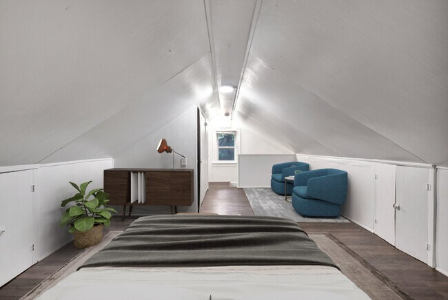 Building Photo - 401 Hylewood Ave