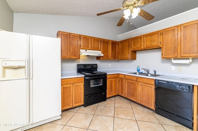 Building Photo - 4756 Brierley Dr