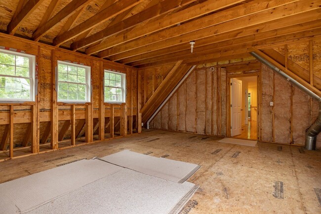 Building Photo - 50 Mainmast Cir