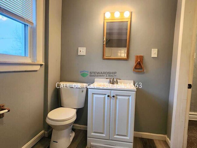 Building Photo - 1603 Hampton Rd