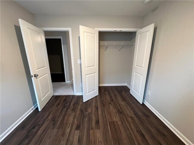 Building Photo - 2008 Nuthatch Dr