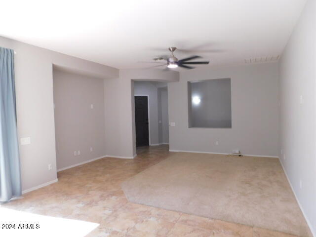 Building Photo - 885 E Cherry Hills Dr