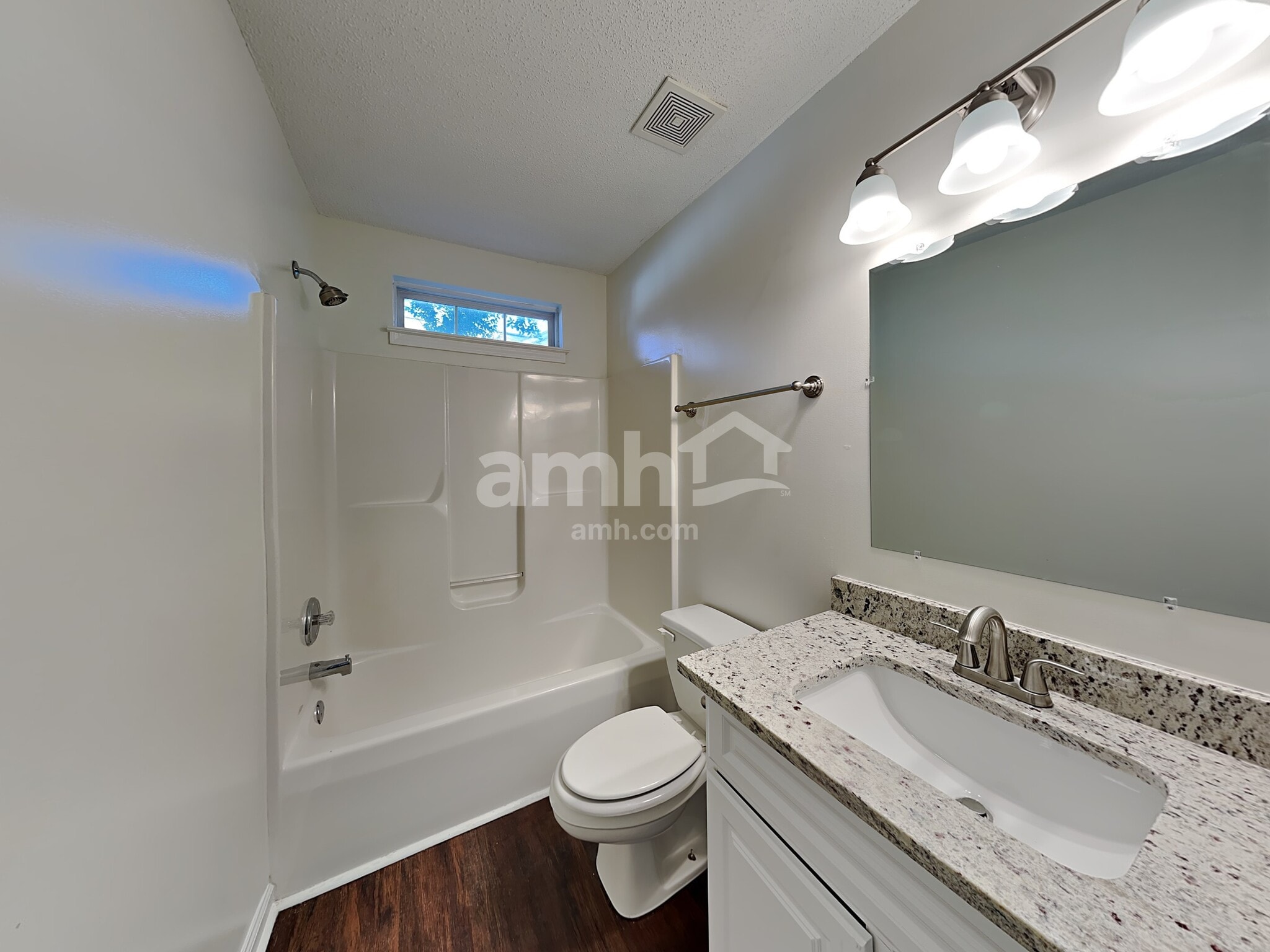 Building Photo - 7 Hazeltine Ct