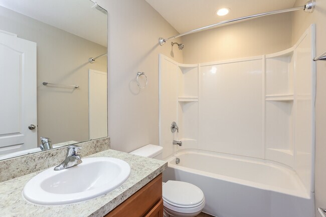 Building Photo - Inviting 3-Bedroom, 2-Bath Home in Ruskin, FL