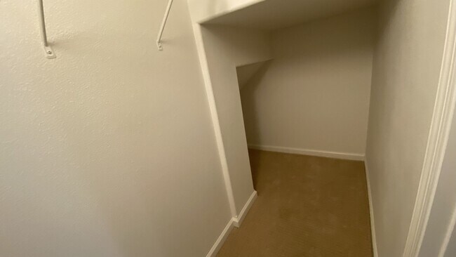 Building Photo - Mountain House Home Spacious 4 Bedroom, 3....