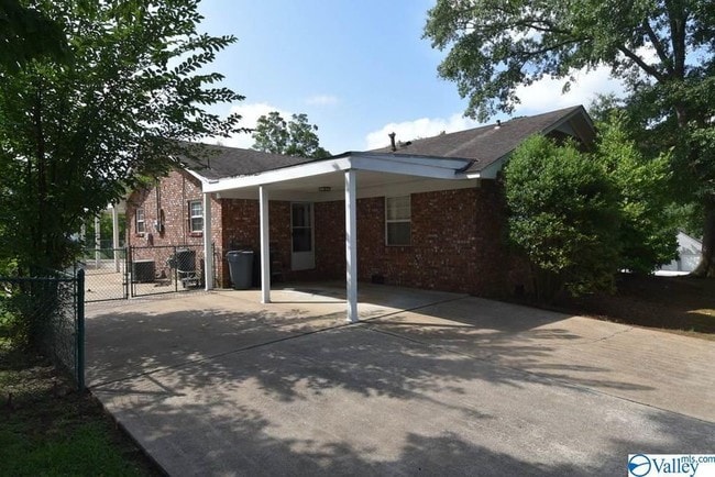 Building Photo - 3500 Colonial Dr