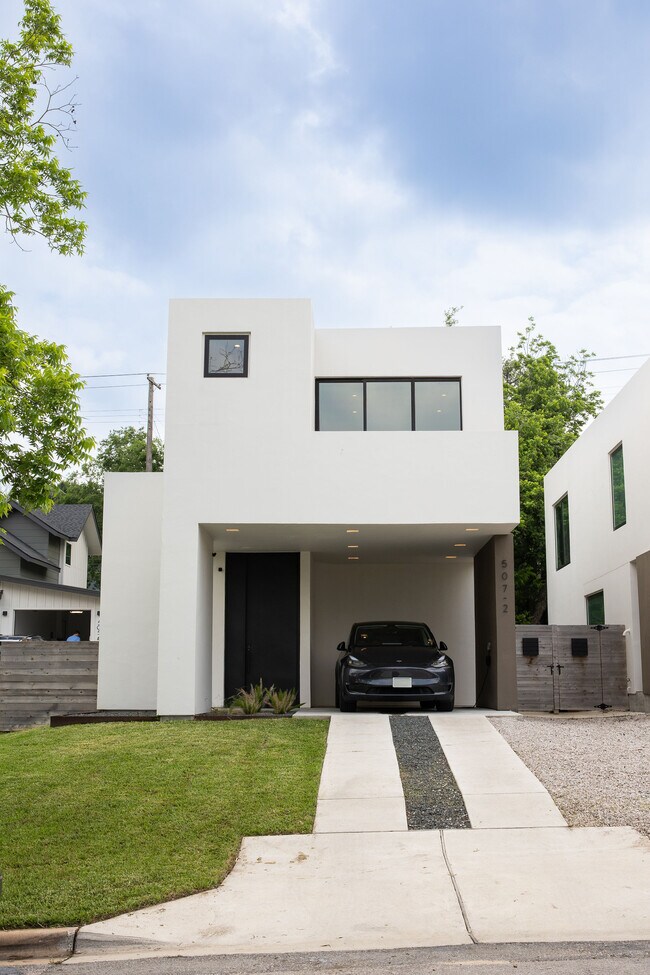 Building Photo - 507 S Park Dr