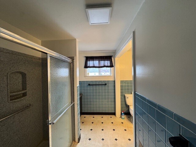 Building Photo - 812 Dickinson Dr