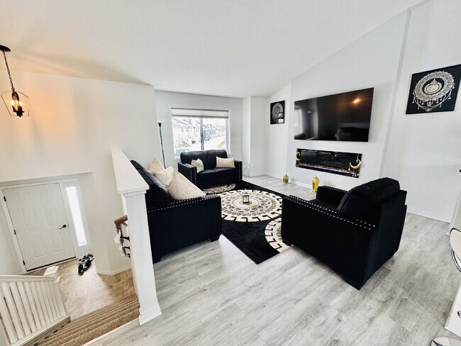 Building Photo - Newer Development Home Spacious 4-Bedroom 3 Bathroom Single Family Home with Finished Basement in...