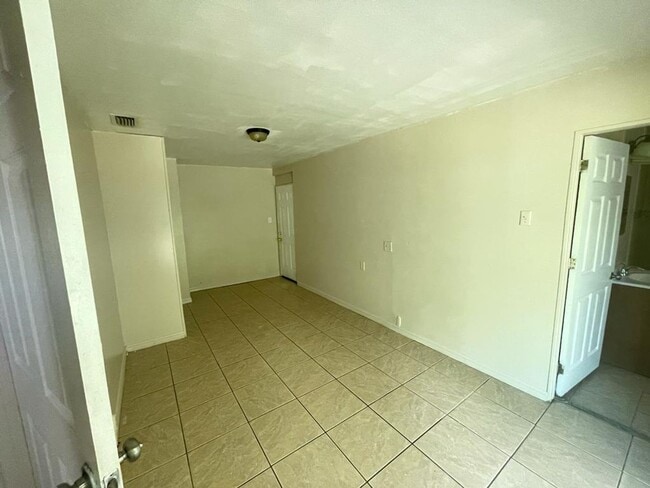 Building Photo - Charming Haven: Uncover Your Dream Home at 2026 JPV Street!