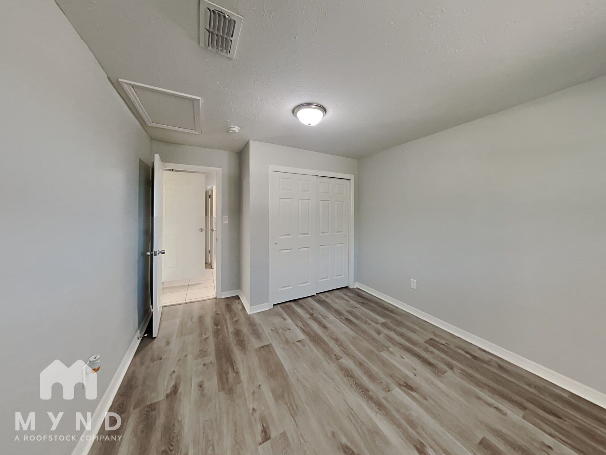 Building Photo - 4242 Oak Bluff Ave