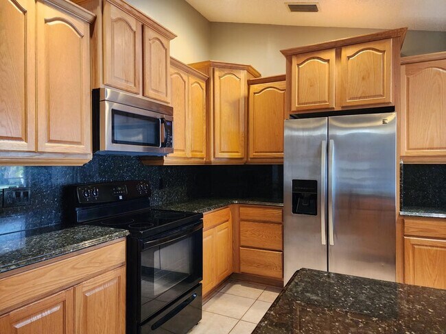 Building Photo - 2153 Royal Poinciana Blvd