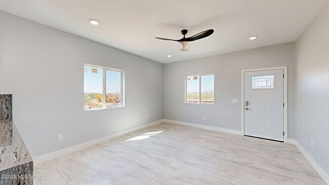 Building Photo - 7095 W Los Reales Rd