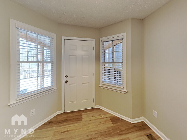 Building Photo - 487 Dillon Dr