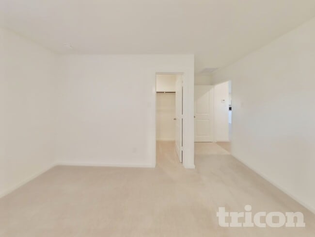 Building Photo - 1616 Parlier St