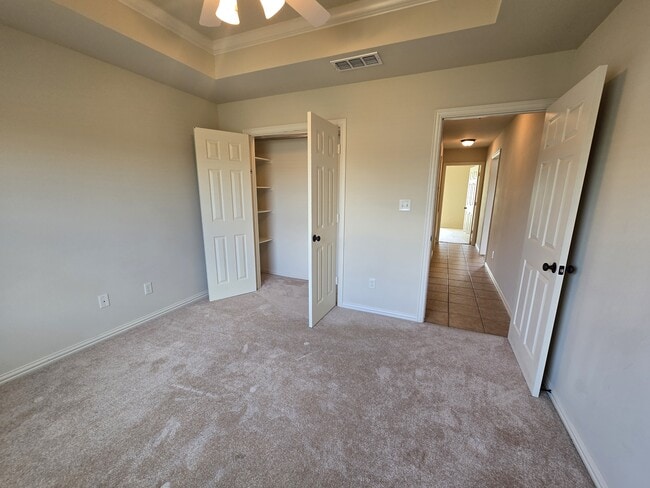 Building Photo - 15298 Wagon Wheel Cir