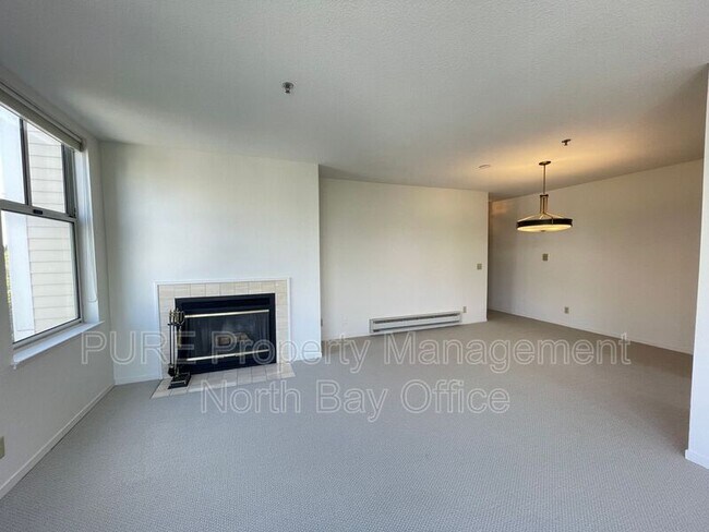 Building Photo - 2075 Sutter St