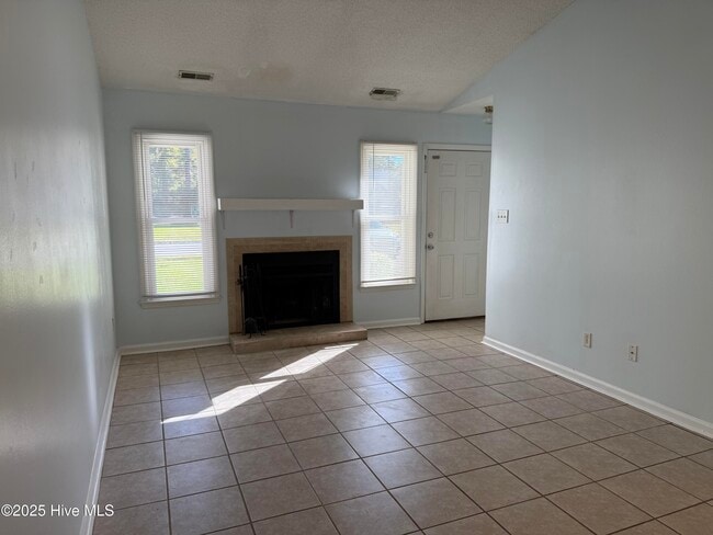 Building Photo - 133 Twin Wood Dr
