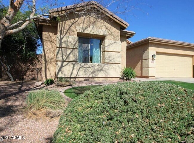 Primary Photo - 3146 E Kingbird Pl