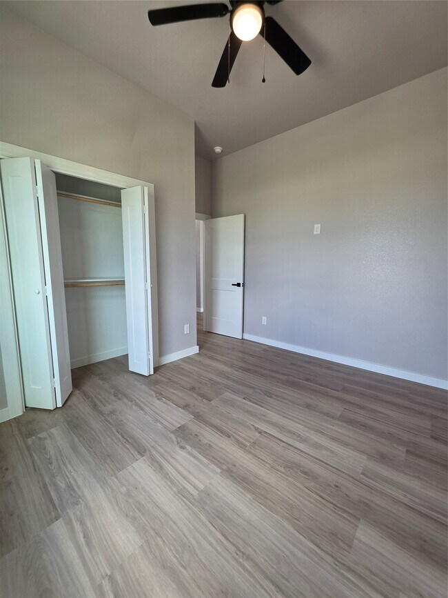 Building Photo - 727 Rd 5714