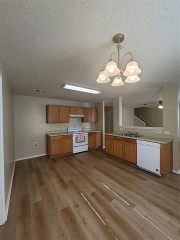 Building Photo - 4861 Parkview Hills Ln