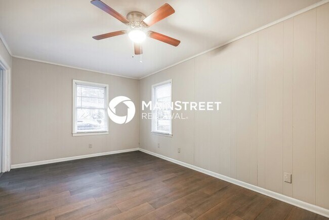 Building Photo - 5 Bedroom Pet-Friendly Home in JONESBORO, ...