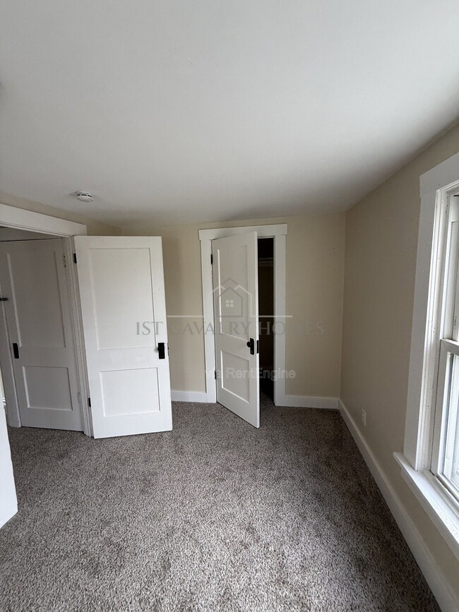 Building Photo - 2213 17th St NE