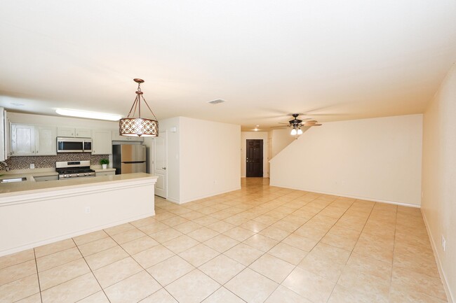 Building Photo - 9813 Sandhill Dr
