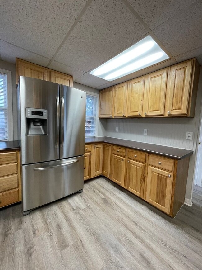 Building Photo - 402 W Dale St