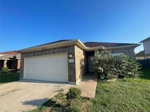 Building Photo - 18208 Maxa Dr
