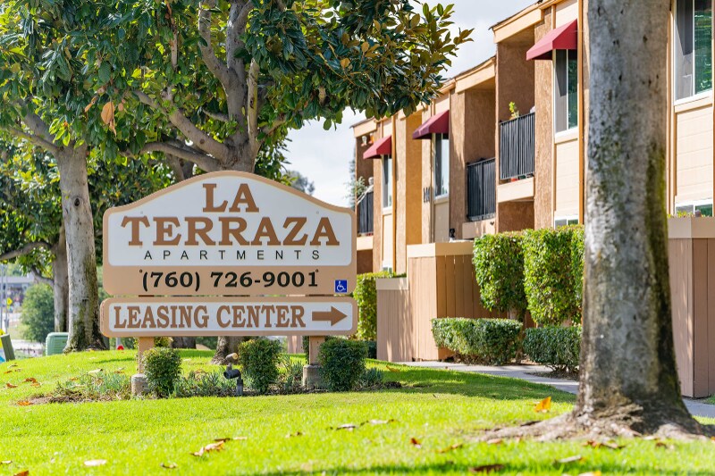 Building Photo - 1440 Oak Dr