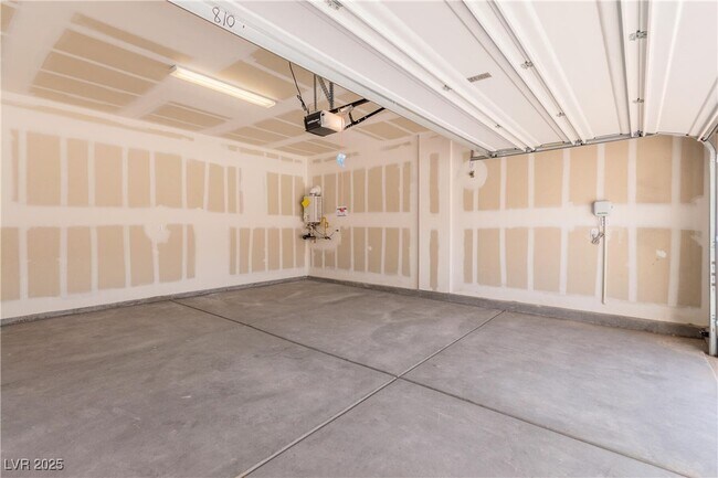 Building Photo - 9692 Jade Rise Ave