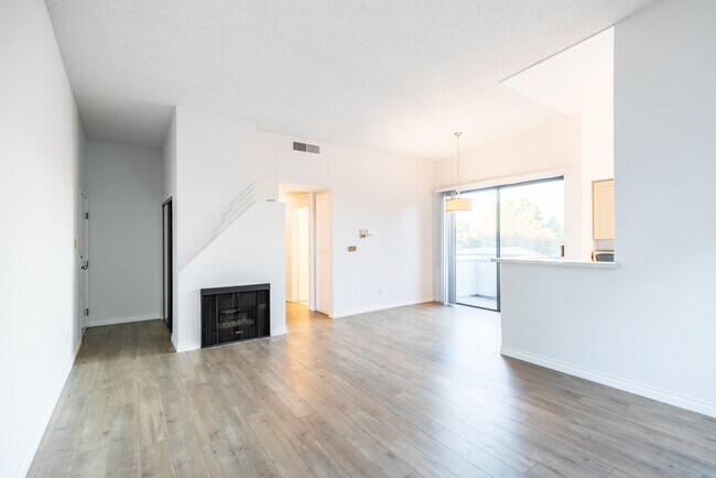 Building Photo - 2584 S Centinela Ave